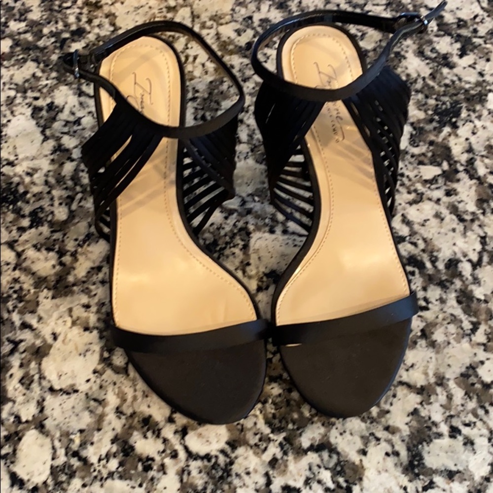 NWOT Vince Camuto heels Imagine edition